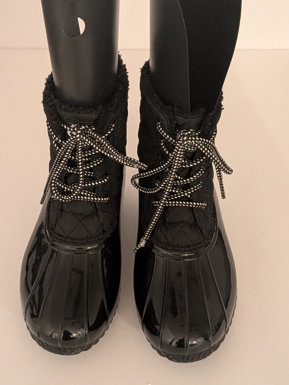 Sporto Black Quilted Lace-Up Waterproof Winter Boots